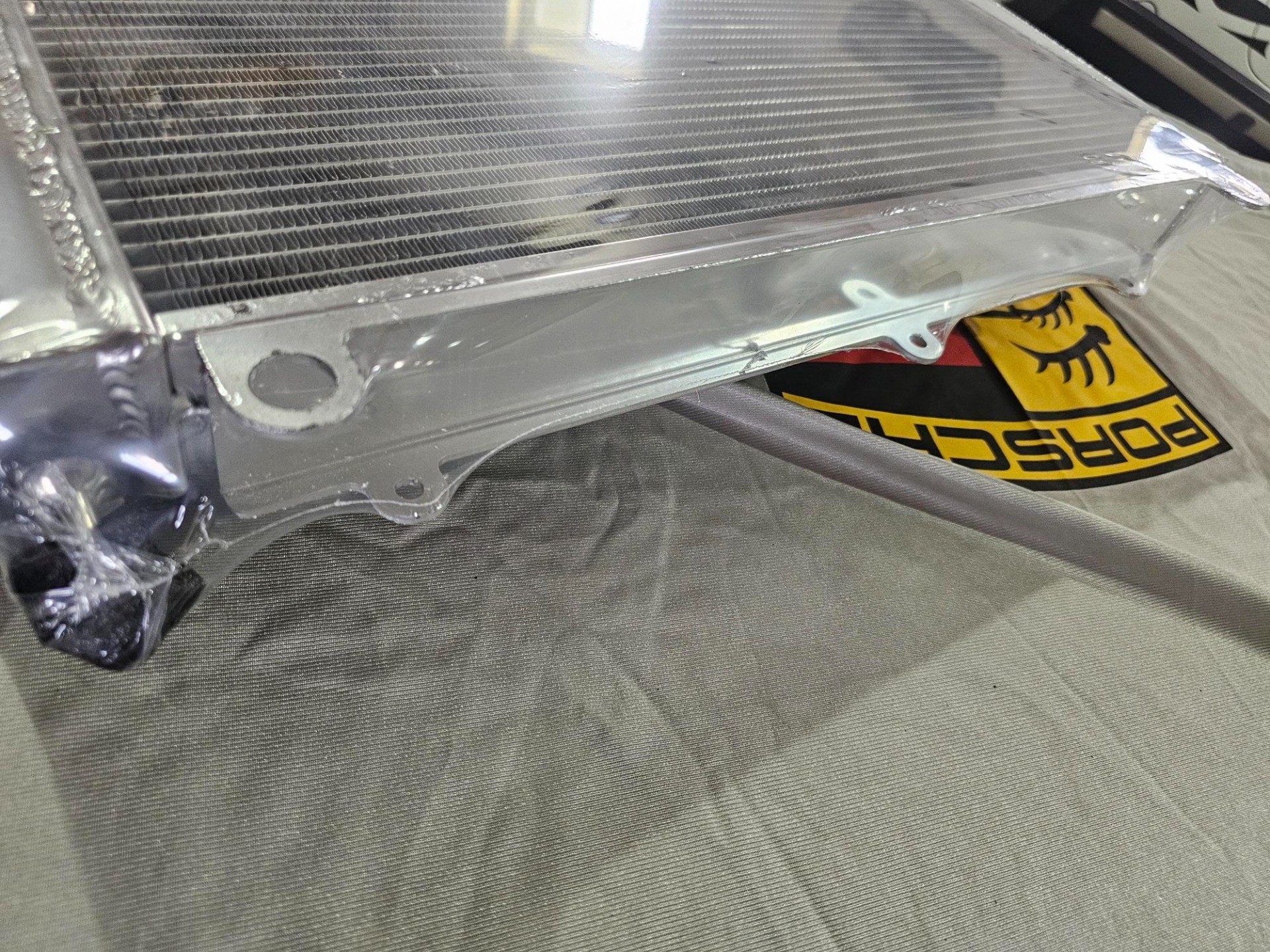 Porsche 924 radiator, radiateur