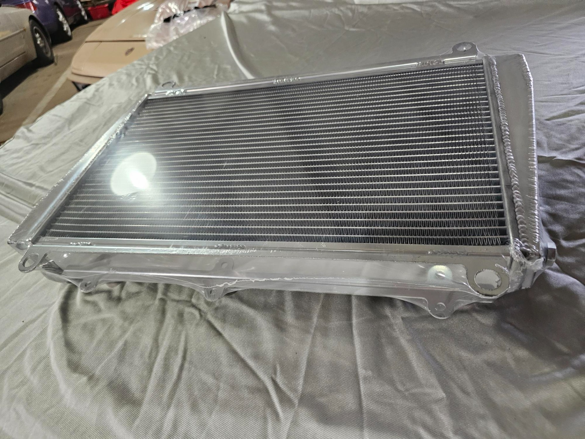 Porsche 924 radiator, radiateur